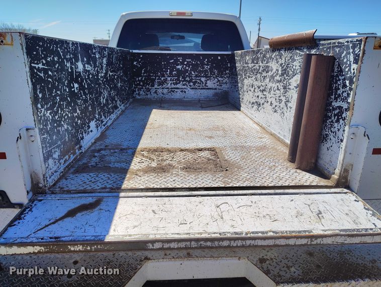 image for item IH9475 2014 Ford F250 Super Duty Ext. Cab utility bed pickup truck