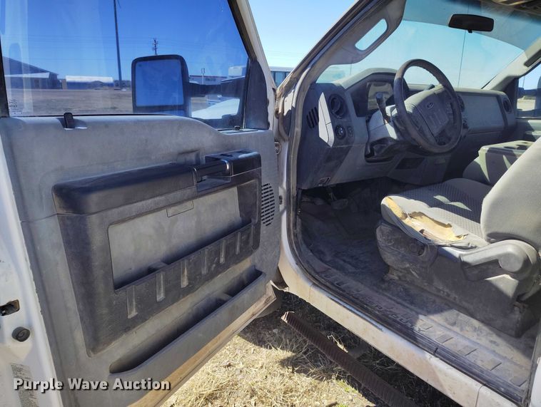image for item IH9475 2014 Ford F250 Super Duty Ext. Cab utility bed pickup truck