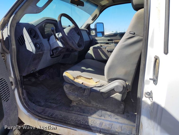 image for item IH9475 2014 Ford F250 Super Duty Ext. Cab utility bed pickup truck