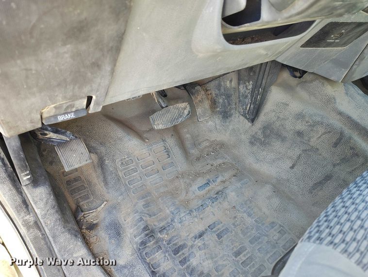 image for item IH9475 2014 Ford F250 Super Duty Ext. Cab utility bed pickup truck