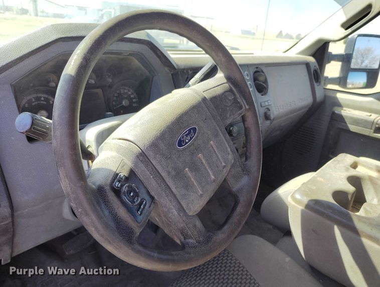 image for item IH9475 2014 Ford F250 Super Duty Ext. Cab utility bed pickup truck