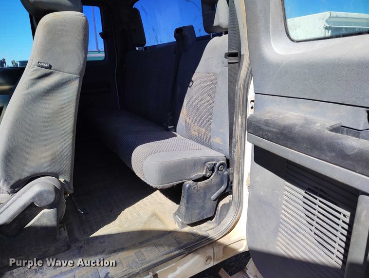 image for item IH9475 2014 Ford F250 Super Duty Ext. Cab utility bed pickup truck