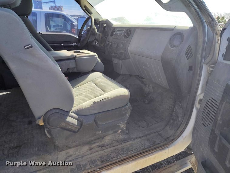 image for item IH9475 2014 Ford F250 Super Duty Ext. Cab utility bed pickup truck