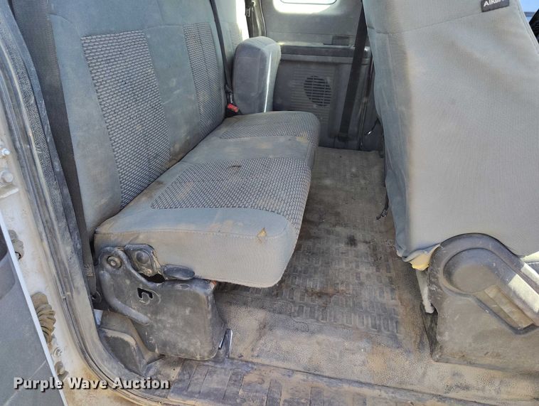 image for item IH9475 2014 Ford F250 Super Duty Ext. Cab utility bed pickup truck