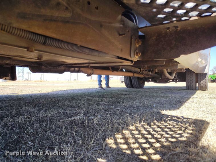 image for item IH9476 2007 Chevrolet C5500 shuttle bus