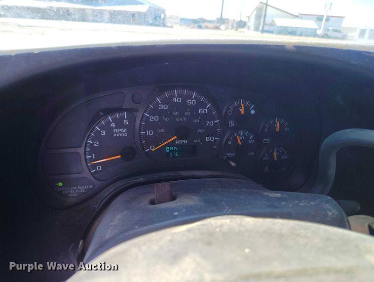 image for item IH9476 2007 Chevrolet C5500 shuttle bus