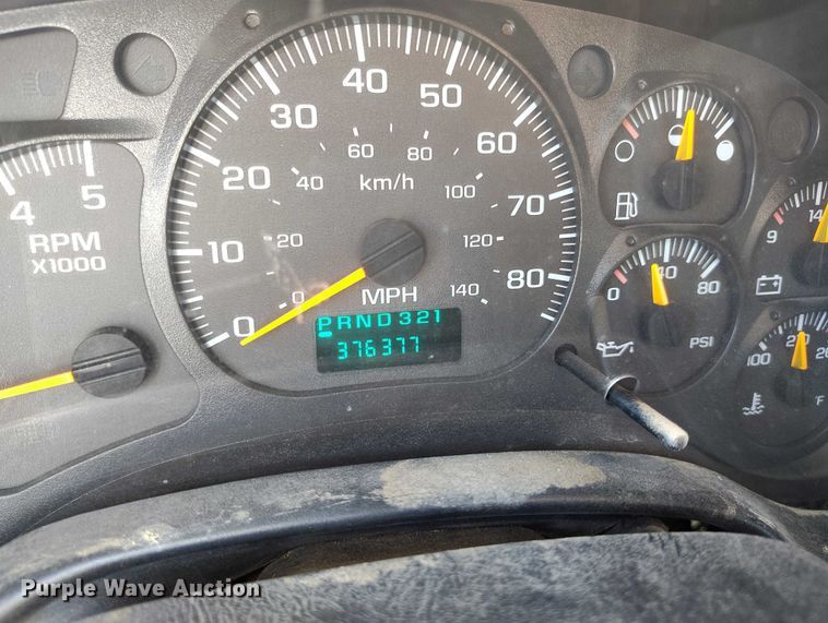 image for item IH9476 2007 Chevrolet C5500 shuttle bus