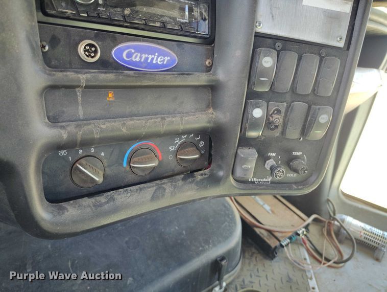 image for item IH9476 2007 Chevrolet C5500 shuttle bus