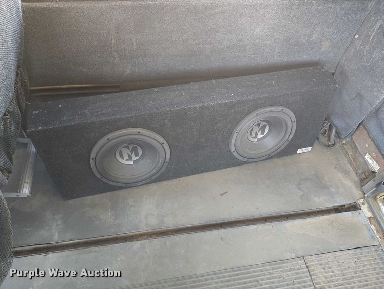 image for item IH9476 2007 Chevrolet C5500 shuttle bus