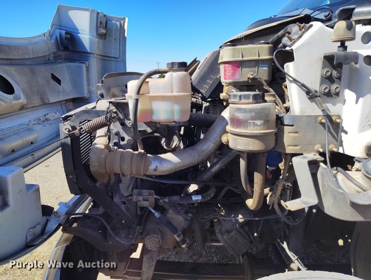 image for item IH9476 2007 Chevrolet C5500 shuttle bus