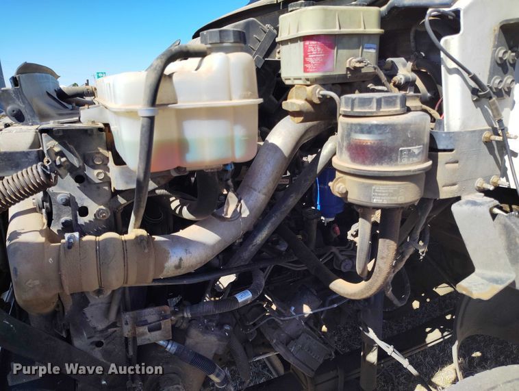 image for item IH9476 2007 Chevrolet C5500 shuttle bus