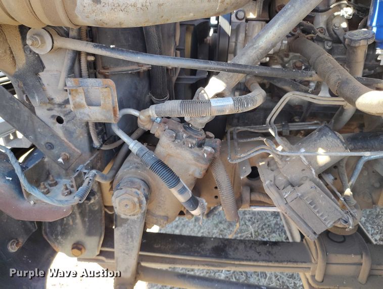 image for item IH9476 2007 Chevrolet C5500 shuttle bus