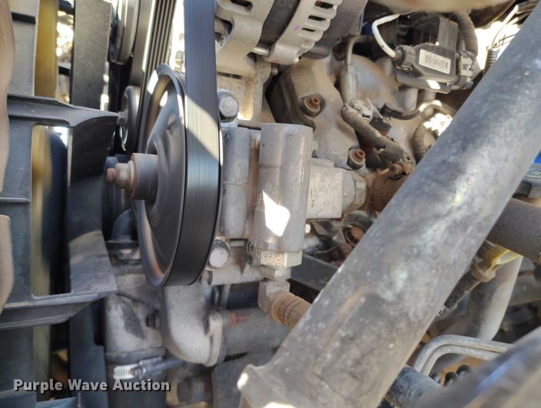 image for item IH9476 2007 Chevrolet C5500 shuttle bus