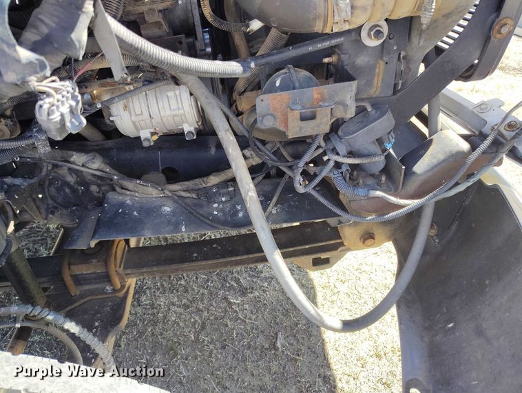 image for item IH9476 2007 Chevrolet C5500 shuttle bus