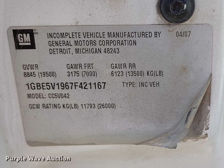 image for item IH9476 2007 Chevrolet C5500 shuttle bus