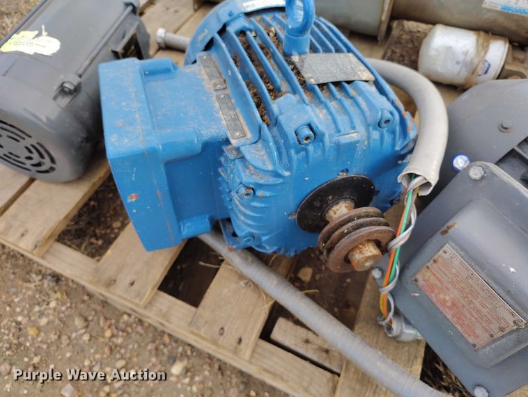 image for item IH9493 (3) electric motors