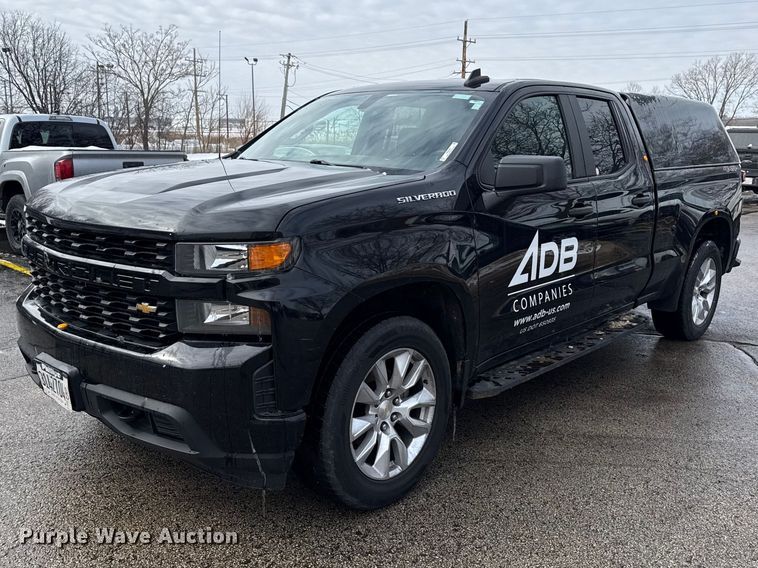 image for item ND9460 2021 Chevrolet Silverado 1500 Ext. Cab pickup truck