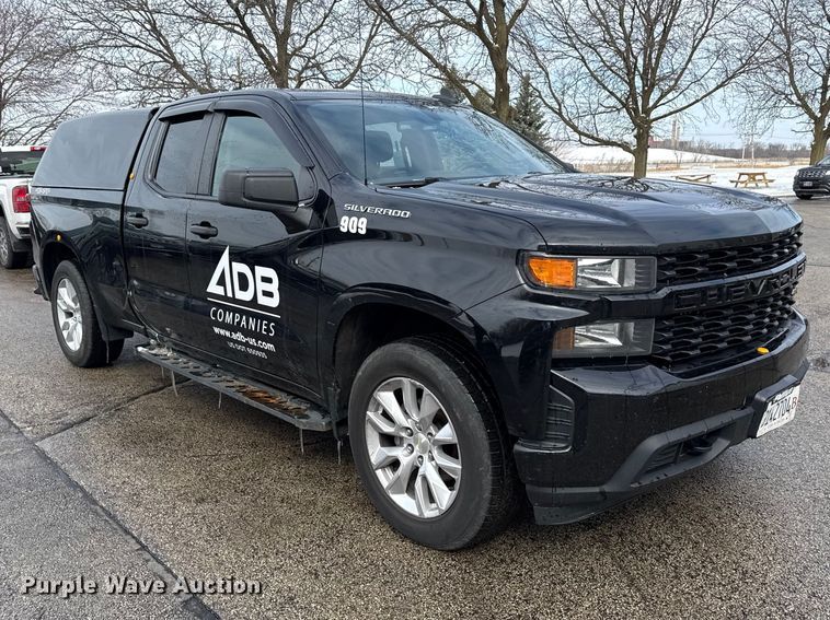 image for item ND9460 2021 Chevrolet Silverado 1500 Ext. Cab pickup truck