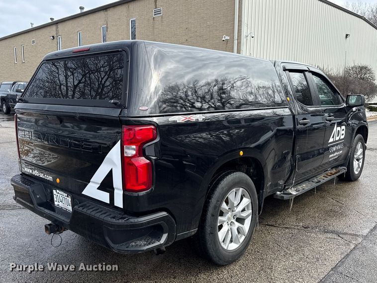 image for item ND9460 2021 Chevrolet Silverado 1500 Ext. Cab pickup truck