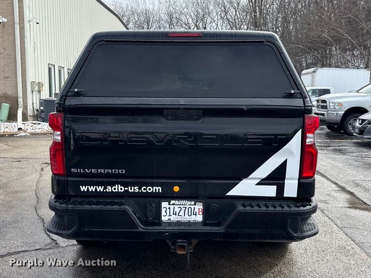 image for item ND9460 2021 Chevrolet Silverado 1500 Ext. Cab pickup truck