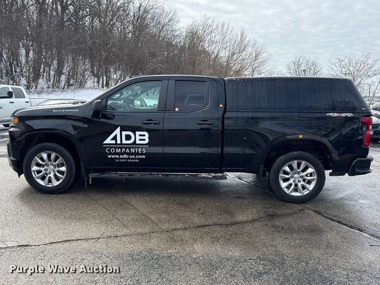 image for item ND9460 2021 Chevrolet Silverado 1500 Ext. Cab pickup truck