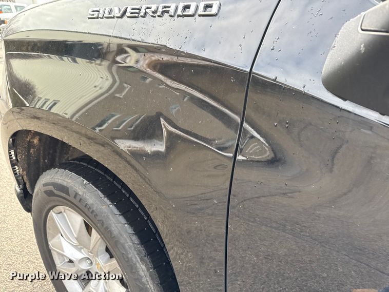 image for item ND9460 2021 Chevrolet Silverado 1500 Ext. Cab pickup truck