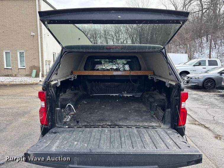 image for item ND9460 2021 Chevrolet Silverado 1500 Ext. Cab pickup truck