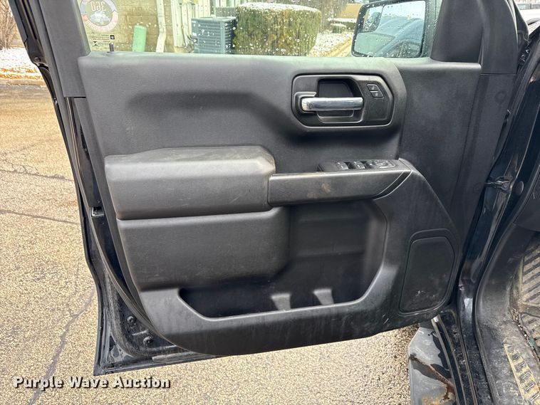 image for item ND9460 2021 Chevrolet Silverado 1500 Ext. Cab pickup truck