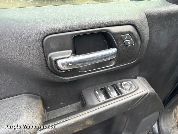 image for item ND9460 2021 Chevrolet Silverado 1500 Ext. Cab pickup truck