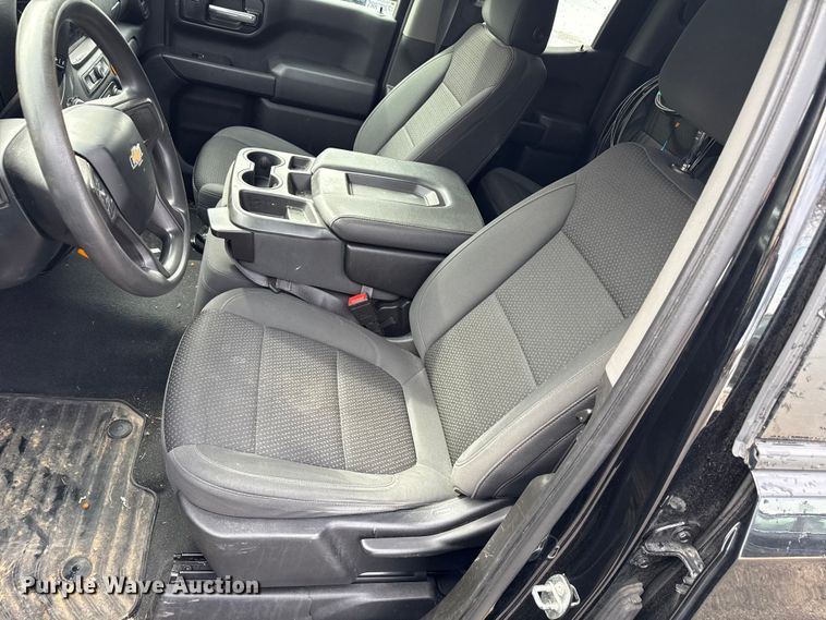 image for item ND9460 2021 Chevrolet Silverado 1500 Ext. Cab pickup truck