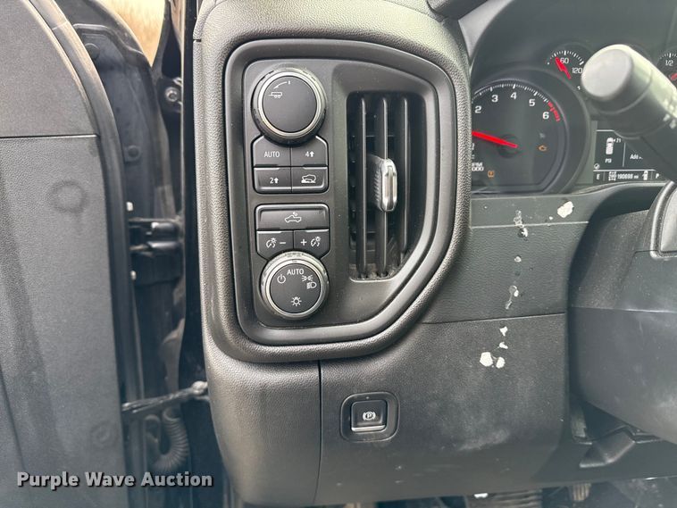 image for item ND9460 2021 Chevrolet Silverado 1500 Ext. Cab pickup truck