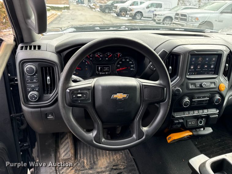 image for item ND9460 2021 Chevrolet Silverado 1500 Ext. Cab pickup truck