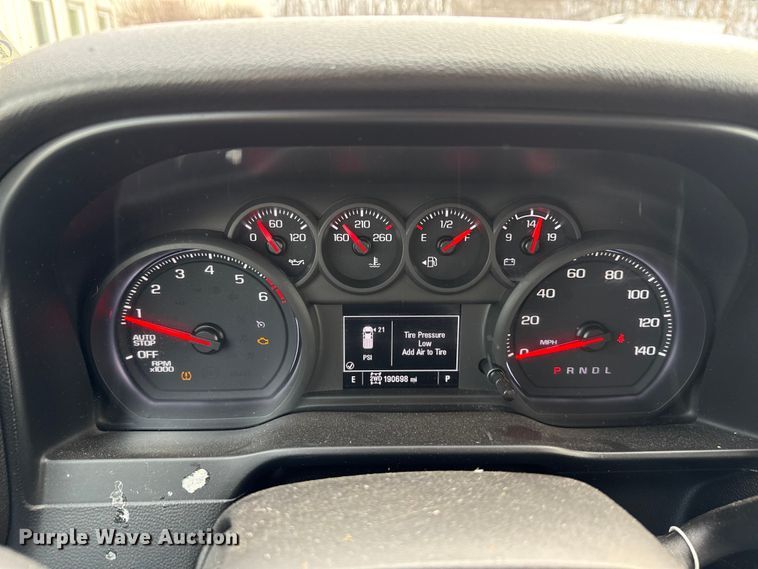 image for item ND9460 2021 Chevrolet Silverado 1500 Ext. Cab pickup truck