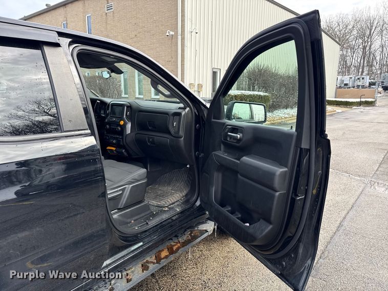 image for item ND9460 2021 Chevrolet Silverado 1500 Ext. Cab pickup truck