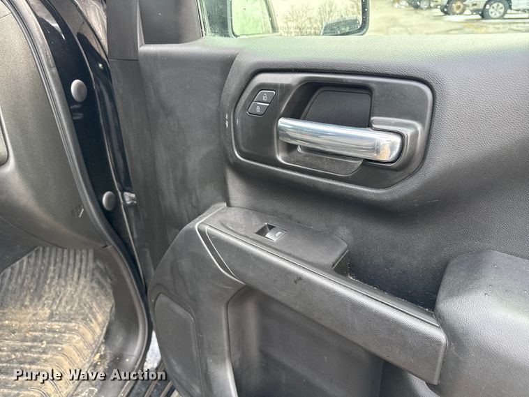 image for item ND9460 2021 Chevrolet Silverado 1500 Ext. Cab pickup truck