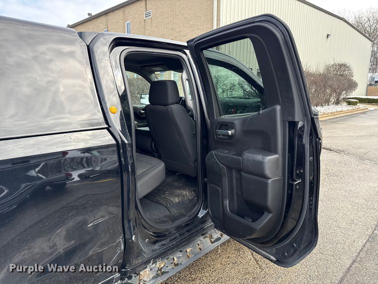 image for item ND9460 2021 Chevrolet Silverado 1500 Ext. Cab pickup truck