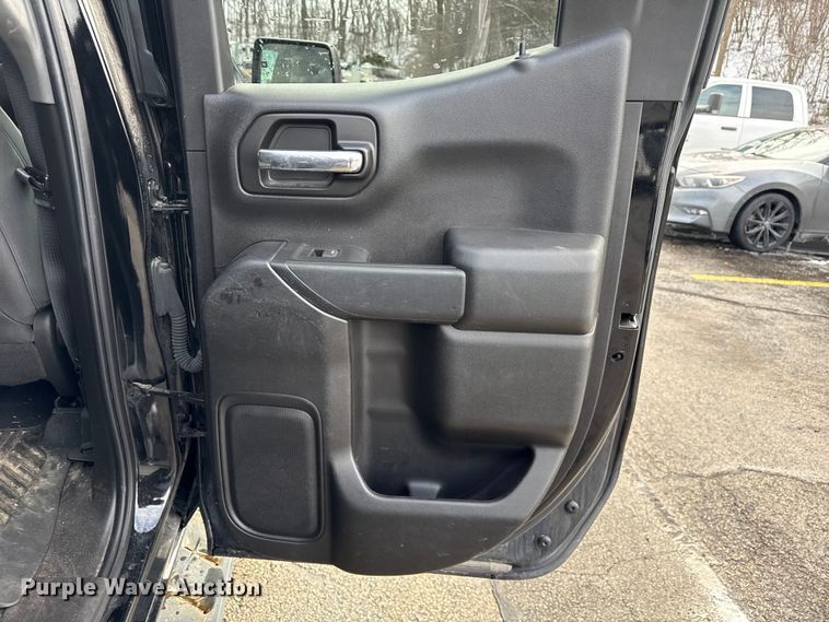 image for item ND9460 2021 Chevrolet Silverado 1500 Ext. Cab pickup truck