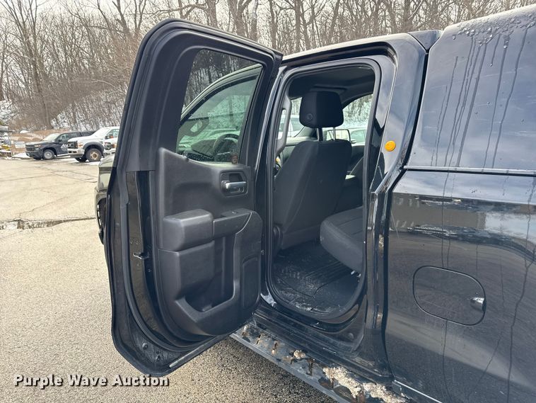 image for item ND9460 2021 Chevrolet Silverado 1500 Ext. Cab pickup truck