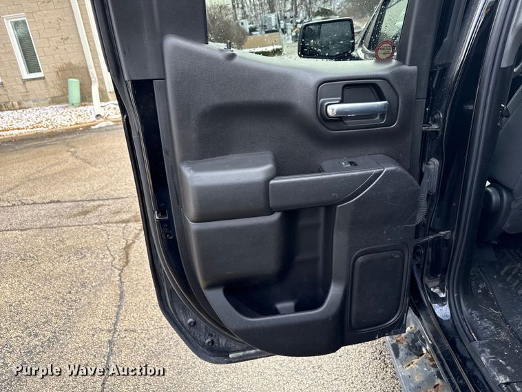 image for item ND9460 2021 Chevrolet Silverado 1500 Ext. Cab pickup truck