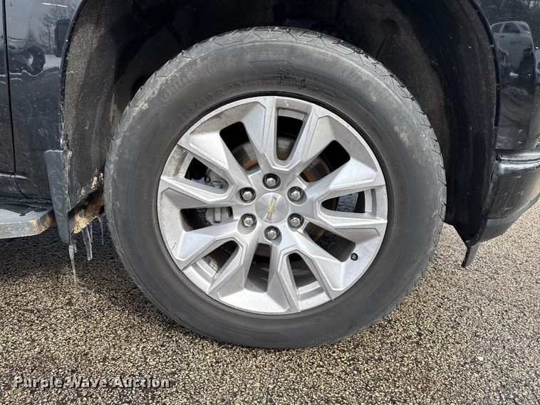 image for item ND9460 2021 Chevrolet Silverado 1500 Ext. Cab pickup truck