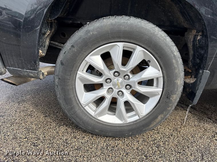 image for item ND9460 2021 Chevrolet Silverado 1500 Ext. Cab pickup truck