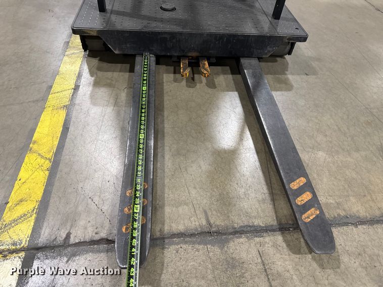 image for item ND9461 2017 Crown SP3520-30 order picker