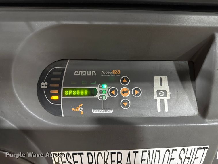 image for item ND9461 2017 Crown SP3520-30 order picker