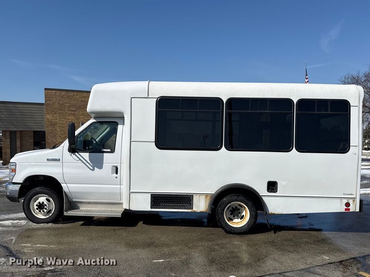 image for item ND9462 2017 Ford E350 shuttle bus