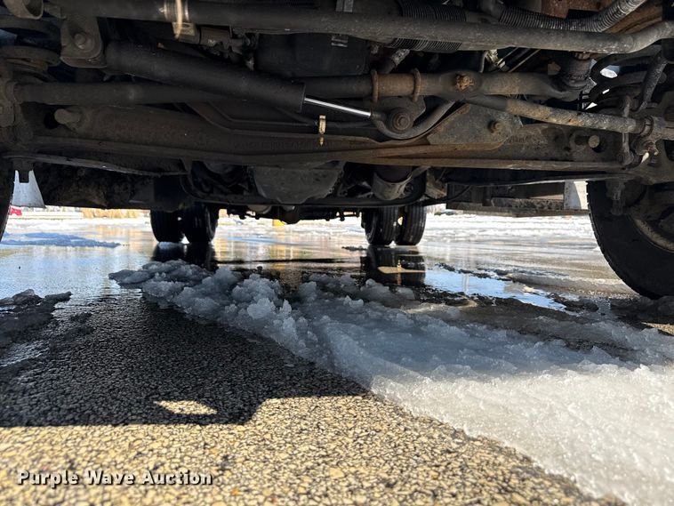 image for item ND9462 2017 Ford E350 shuttle bus