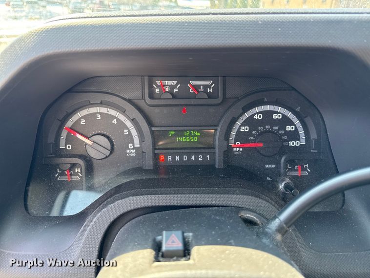 image for item ND9462 2017 Ford E350 shuttle bus