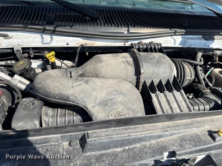 image for item ND9462 2017 Ford E350 shuttle bus