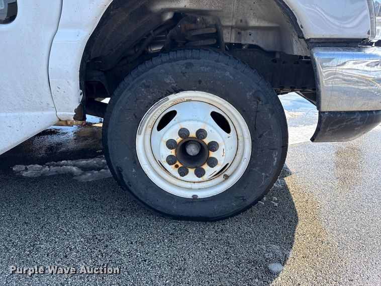 image for item ND9462 2017 Ford E350 shuttle bus