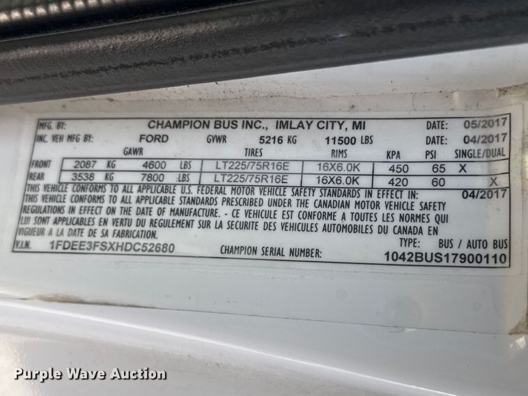 image for item ND9462 2017 Ford E350 shuttle bus