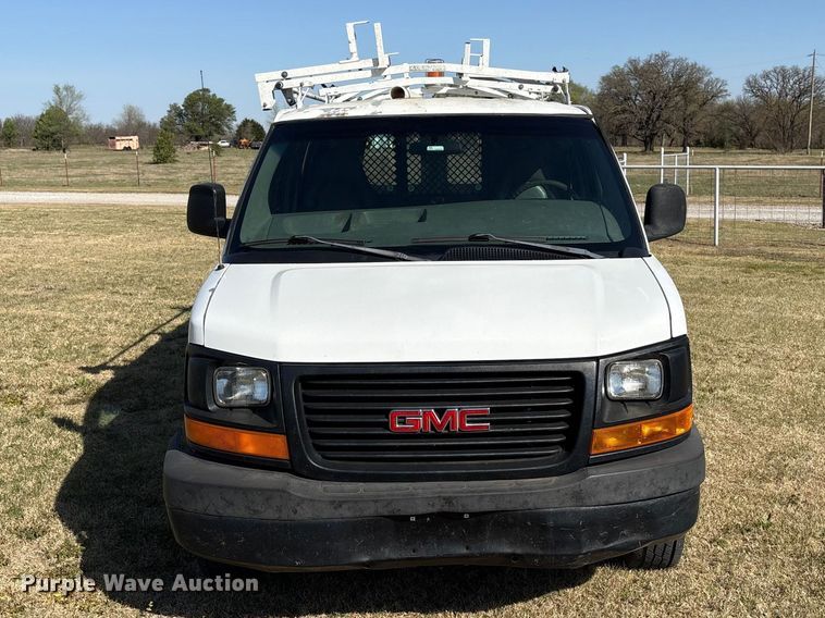 image for item NK9055 2003 GMC Savana van